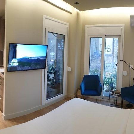 Renovated Studio With Roof Garden Access, 15 M Walk To Acropolis Apartment Athens Exterior photo
