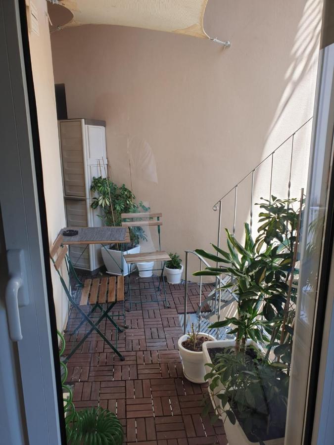 Renovated Studio With Roof Garden Access, 15 M Walk To Acropolis Apartment Athens Exterior photo