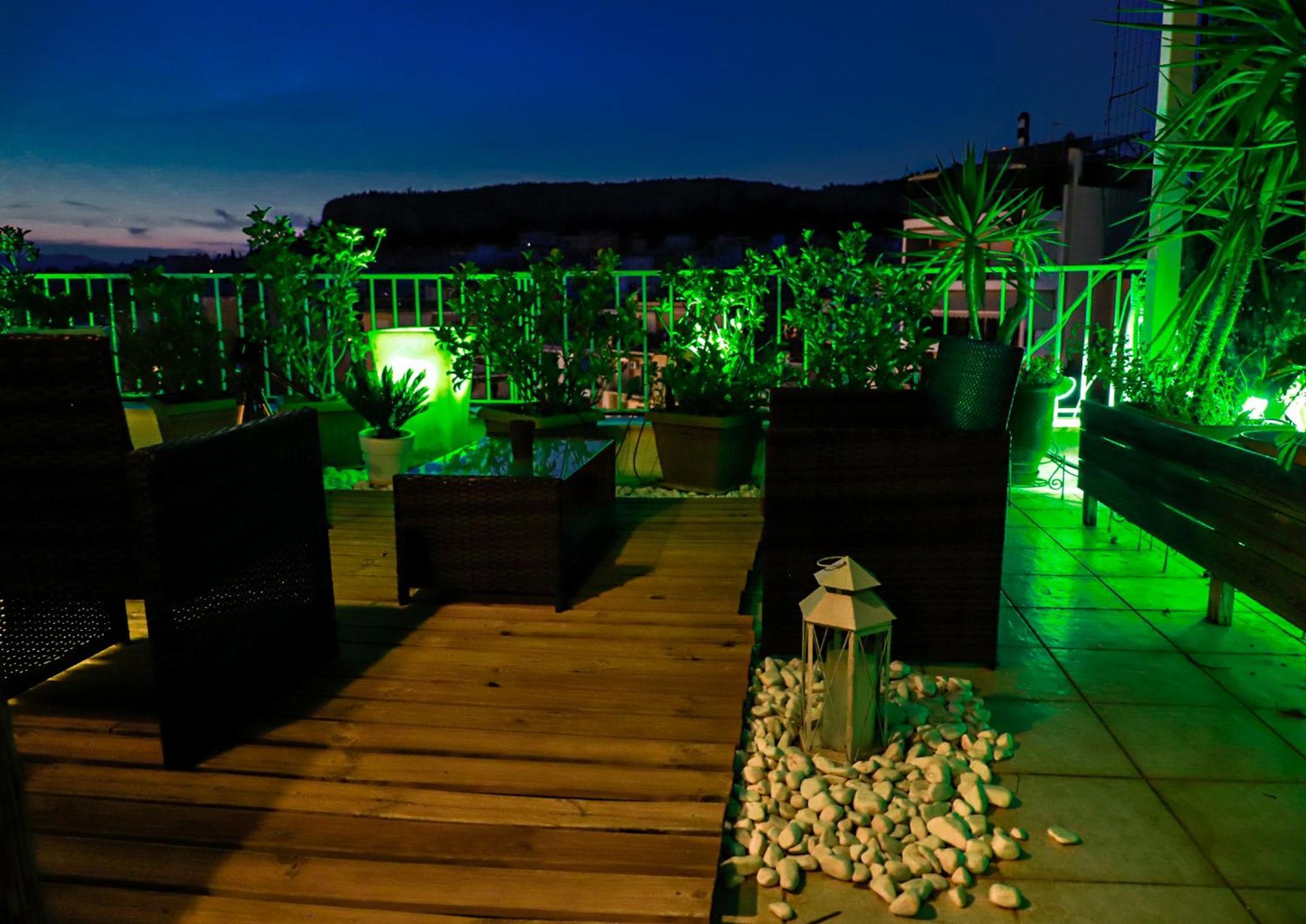 Renovated Studio With Roof Garden Access, 15 M Walk To Acropolis Apartment Athens Exterior photo